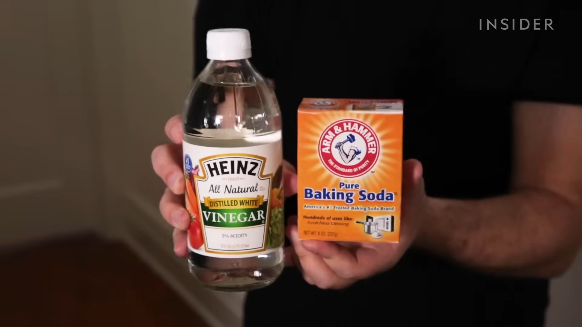 Oven cleaning baking soda vinegar