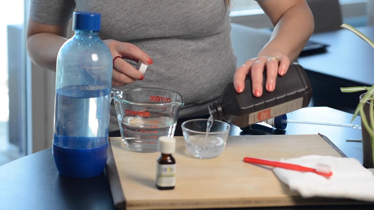 Peroxide cleaning solutions